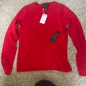 Tahari cashmere pullover crewneck sweate